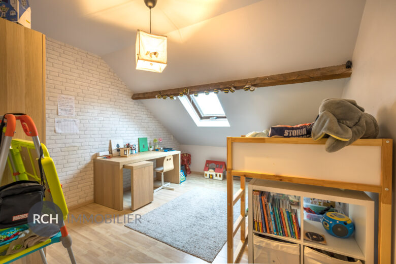 Photos du bien : Jouars-Pontchartrain Centre – Appartement de charme entièrement rénové de 4 pièces en plein coeur de ville