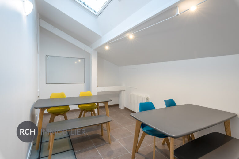 Photos du bien : Seul mandataire – Méré – Espaces de Coworking – Proximité directe gare Montfort l’Amaury et N12