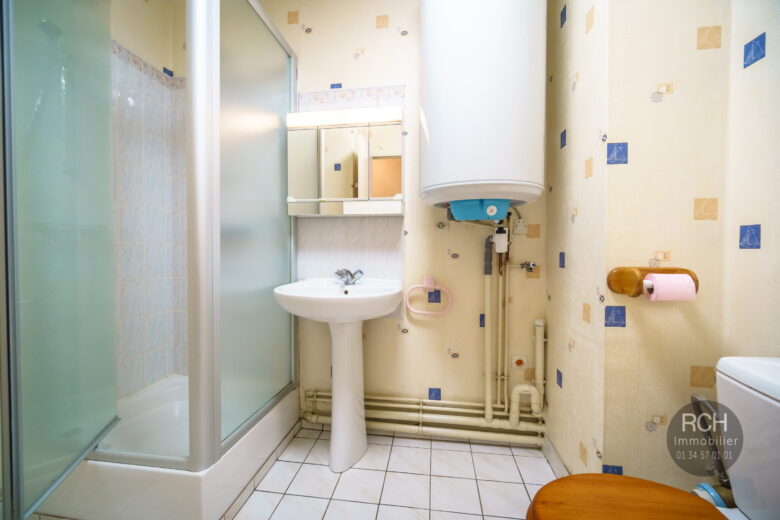 Photos du bien : Exclusivité – Montfort l’Amaury – Appartement 2 pièces de 41 m² avec balcon et place de stationnement