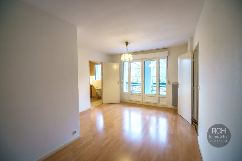 Photos du bien : Exclusivité – Montfort l’Amaury – Appartement 2 pièces de 41 m² avec balcon et place de stationnement