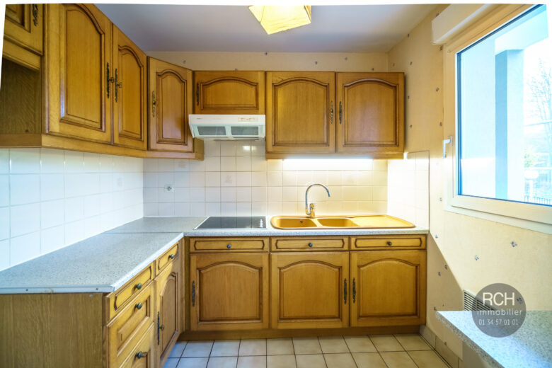 Photos du bien : Exclusivité – Montfort l’Amaury – Appartement 2 pièces de 41 m² avec balcon et place de stationnement