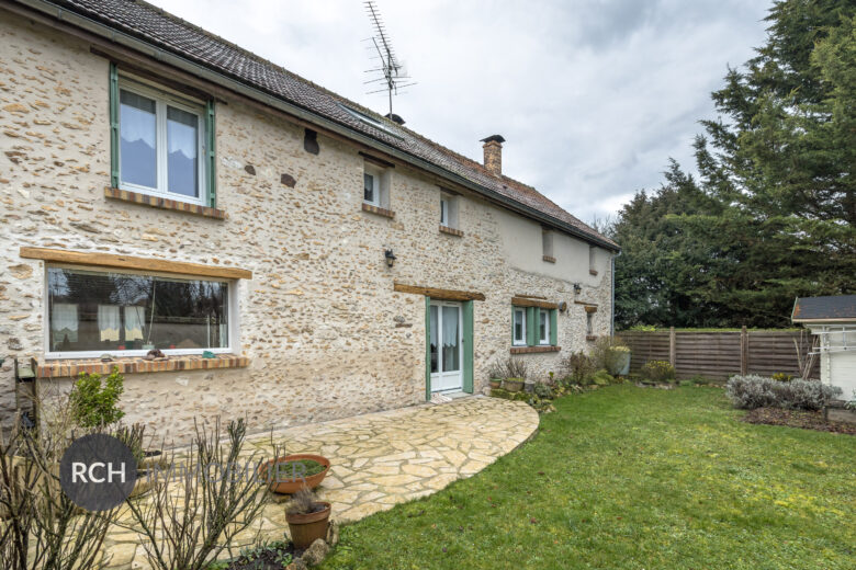 Photos du bien : Bourdonné – Charmante maison ancienne en parfait état