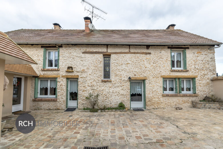 Photos du bien : Bourdonné – Charmante maison ancienne en parfait état
