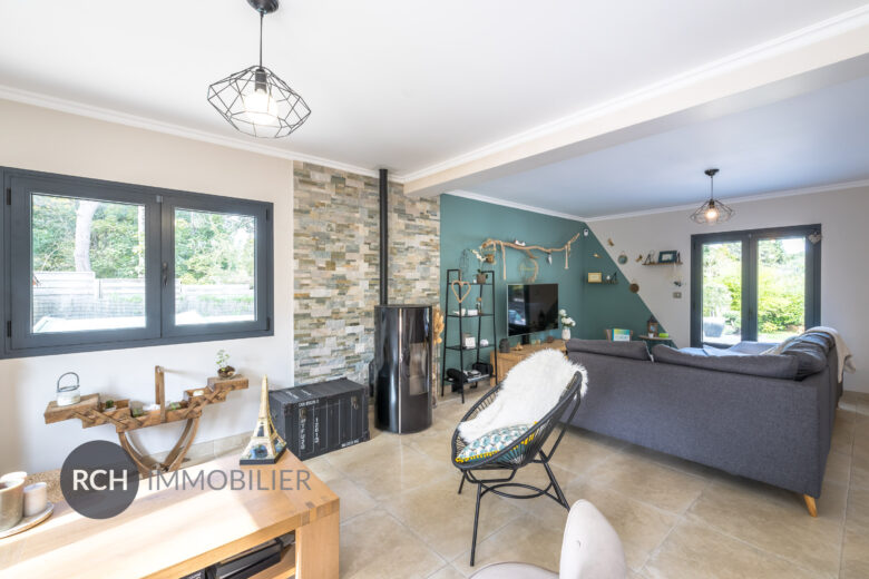 Photos du bien : Saint-Léger-en-Yvelines – Maison familiale rénovée avec piscine