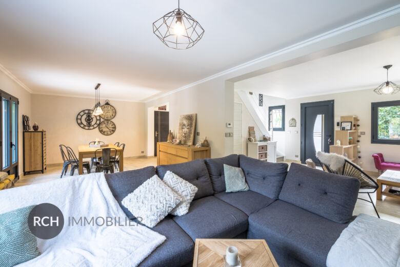Photos du bien : Saint-Léger-en-Yvelines – Maison familiale rénovée avec piscine