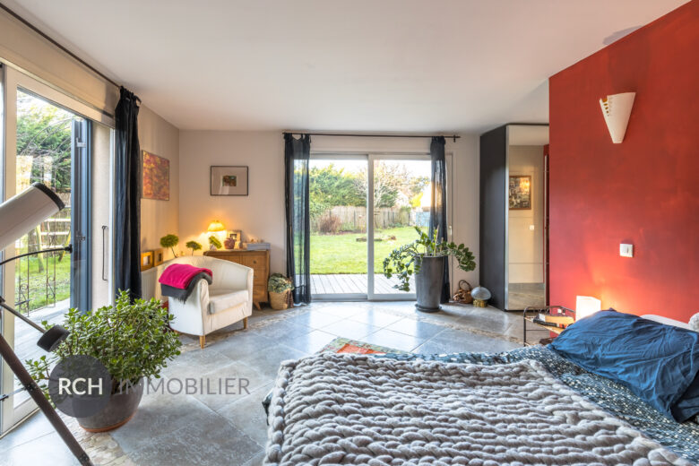 Photos du bien : Exclusivité – Saint-Léger-en-Yvelines – Maison contemporaine en parfait état à pied de tous commerces