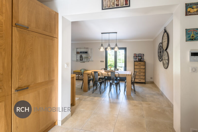 Photos du bien : Saint-Léger-en-Yvelines – Maison familiale rénovée avec piscine