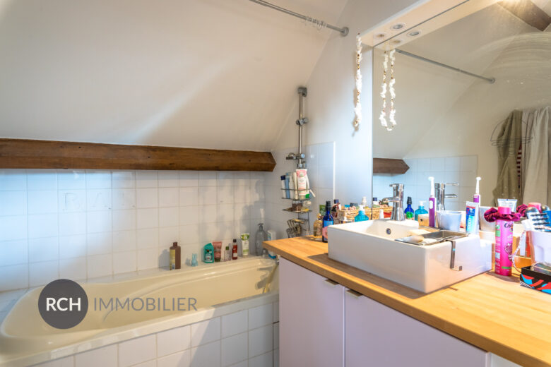 Photos du bien : Exclusivité – Saint-Léger-en-Yvelines – Maison contemporaine en parfait état à pied de tous commerces