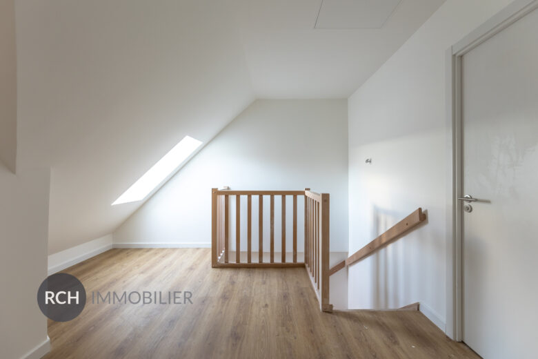 Photos du bien : Jouars-Pontchartrain – Maison neuve avec garage et jardinet dans une résidence de standing