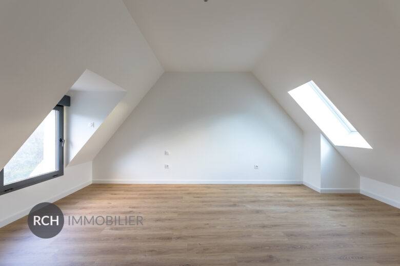 Photos du bien : Jouars-Pontchartrain – Maison neuve avec garage et jardinet dans une résidence de standing