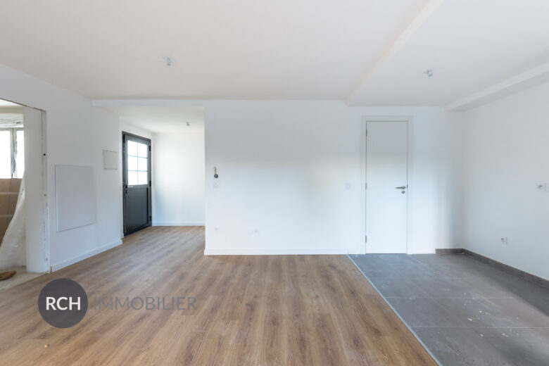 Photos du bien : Jouars-Pontchartrain – Maison neuve avec garage et jardinet dans une résidence de standing