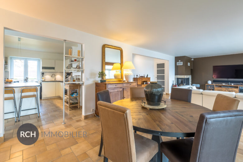 Photos du bien : Le Perray-en-Yvelines – Belle maison en parfait état avec tous commerces et écoles à pied