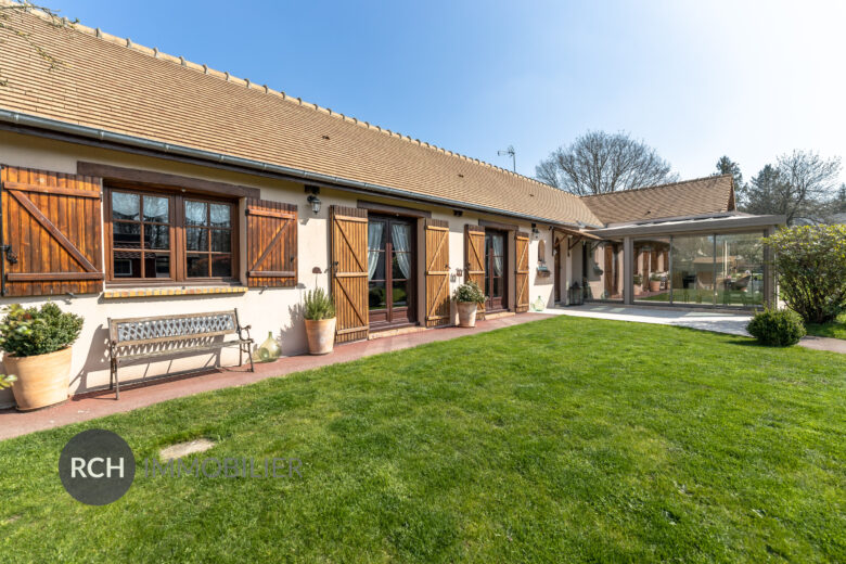 Photos du bien : Bazainville – Maison plain-pied en parfait état avec piscine couverte