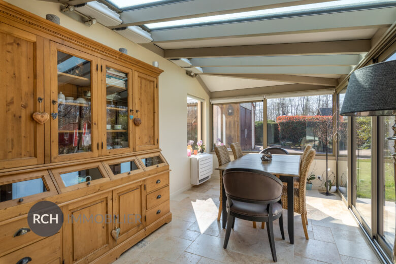 Photos du bien : Bazainville – Maison plain-pied en parfait état avec piscine couverte