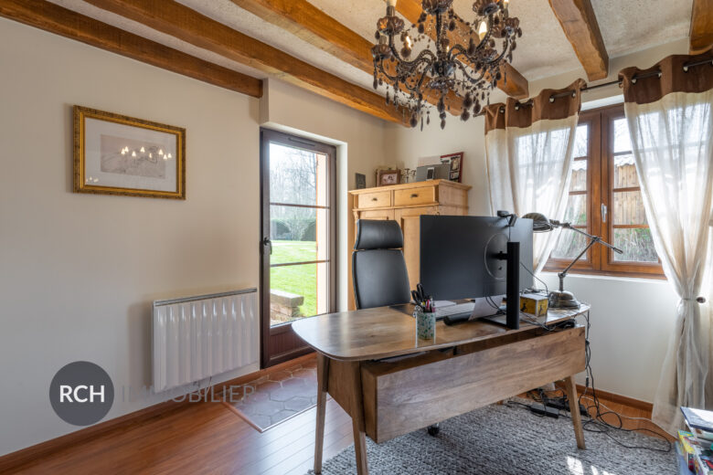 Photos du bien : Bazainville – Maison plain-pied en parfait état avec piscine couverte