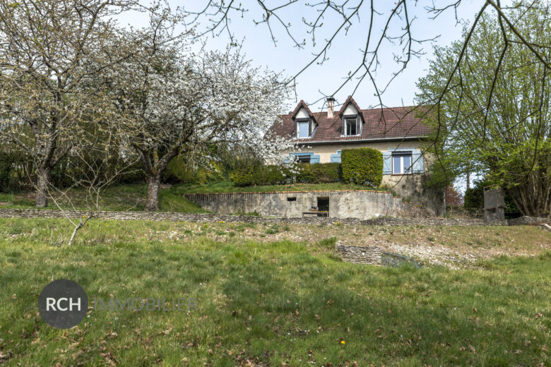 Photos du bien : Exclusivité – Berchères-sur-Vesgre – Maison traditionnelle avec vue dégagée