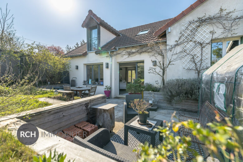 Photos du bien : Galluis – Charmante maison ancienne rénovée