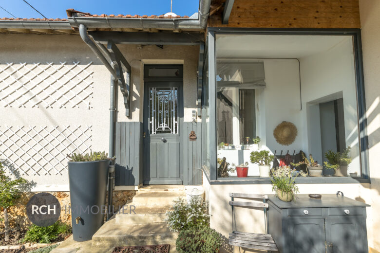 Photos du bien : Galluis – Charmante maison ancienne rénovée