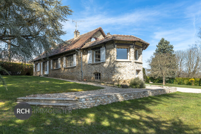 Photos du bien : Grosrouvre – Très belle maison ancienne dans un environnement privilégié et arboré