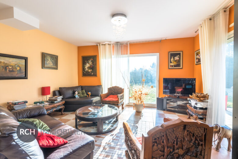 Photos du bien : Jouars-Pontchartrain – Belle maison contemporaine avec sous-sol total