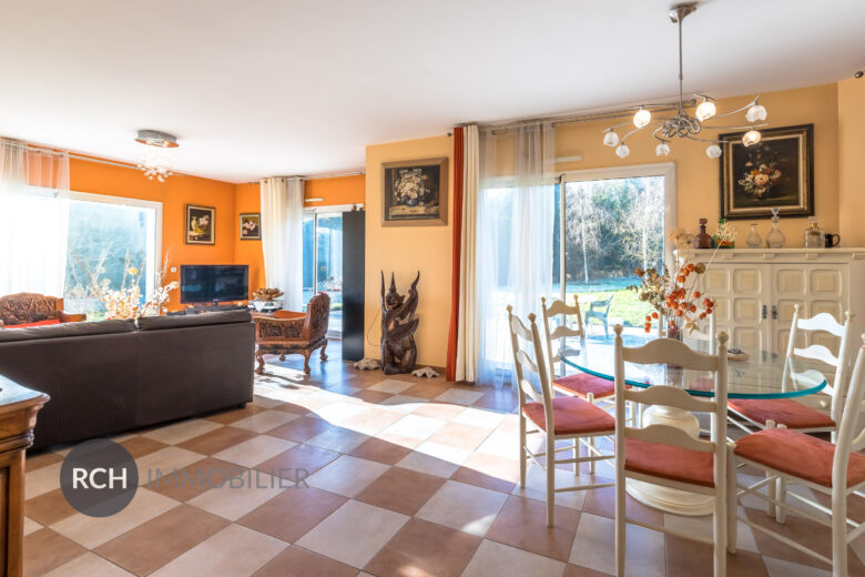 Photos du bien : Jouars-Pontchartrain – Belle maison contemporaine avec sous-sol total