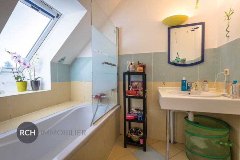 Photos du bien : Jouars-Pontchartrain – Maison contemporaine familiale en parfait état