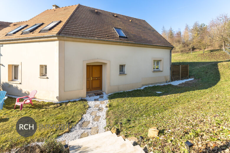 Photos du bien : Jouars-Pontchartrain – Maison contemporaine familiale en parfait état