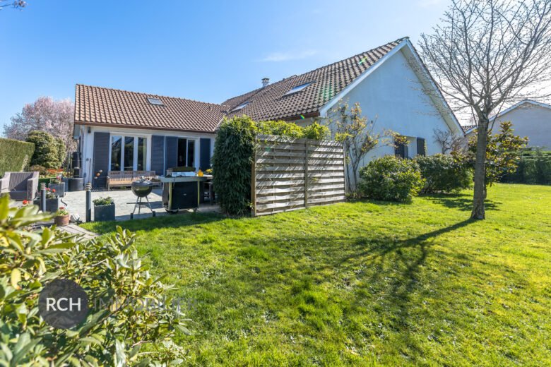 Photos du bien : Exclusivité – Maurepas – Les Louveries – Maison familiale en parfait état dans un quartier recherché