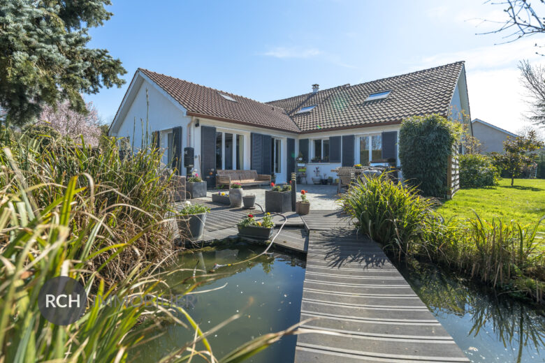 Photos du bien : Exclusivité – Maurepas – Les Louveries – Maison familiale en parfait état dans un quartier recherché