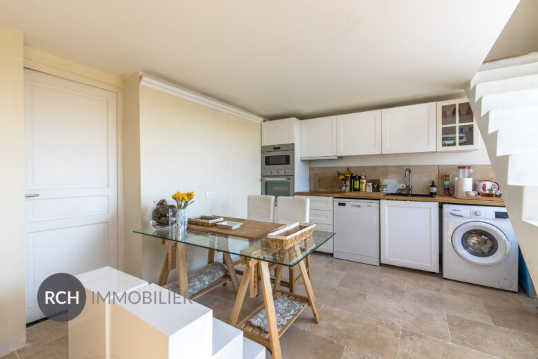 Photos du bien : Montfort-l’Amaury – Charmante maison des années 30 avec vue dégagée
