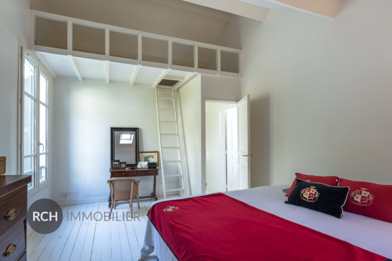 Photos du bien : Montfort-l’Amaury – Charmante maison des années 30 avec vue dégagée