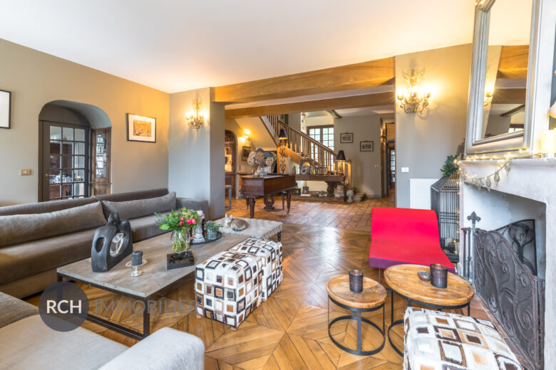 Photos du bien : Montfort l’Amaury Centre – Magnifique propriété historique en parfait état avec piscine et pool house en coeur de village