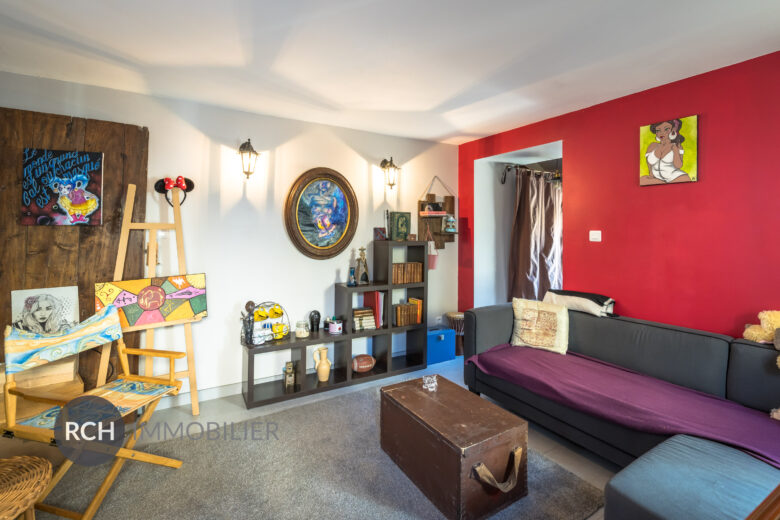 Photos du bien : Villiers-le-Mahieu – Exclusivité – Charmante maison ancienne avec dépendance