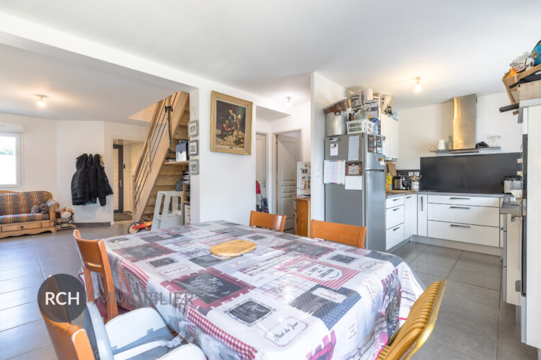 Photos du bien : Condé-sur-Vesgre – Maison récente avec garage à pied de tous commerces et écoles