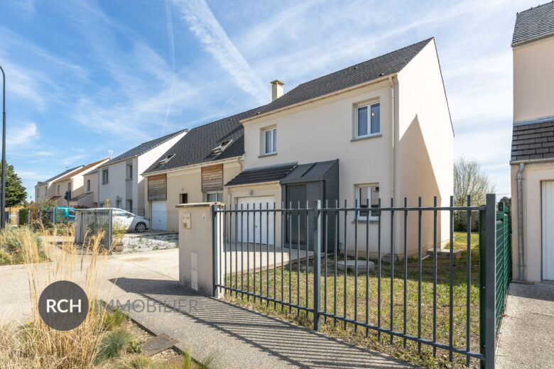 Photos du bien : Condé-sur-Vesgre – Maison récente avec garage à pied de tous commerces et écoles