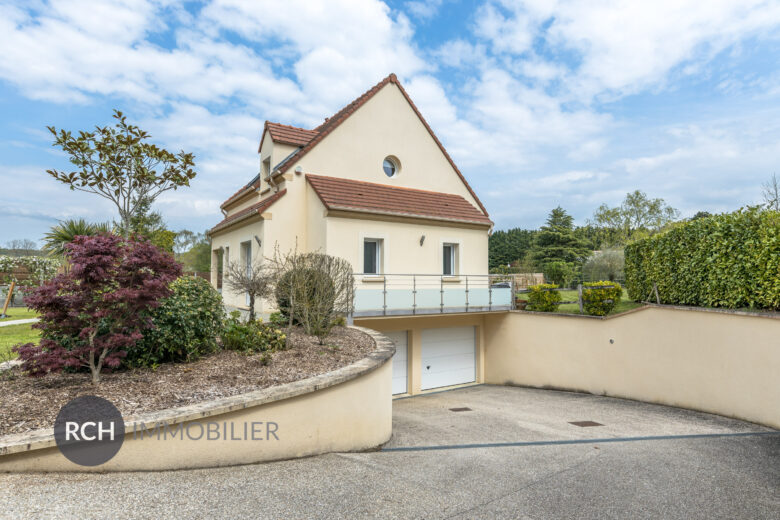 Photos du bien : Gambais – Maison contemporaine avec piscine dans un environnement privilégié
