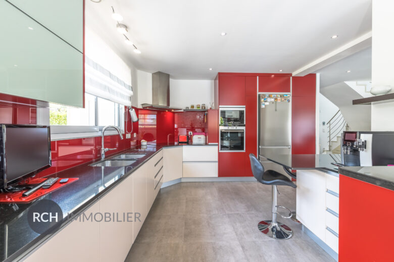 Photos du bien : Gambais – Maison contemporaine avec piscine dans un environnement privilégié