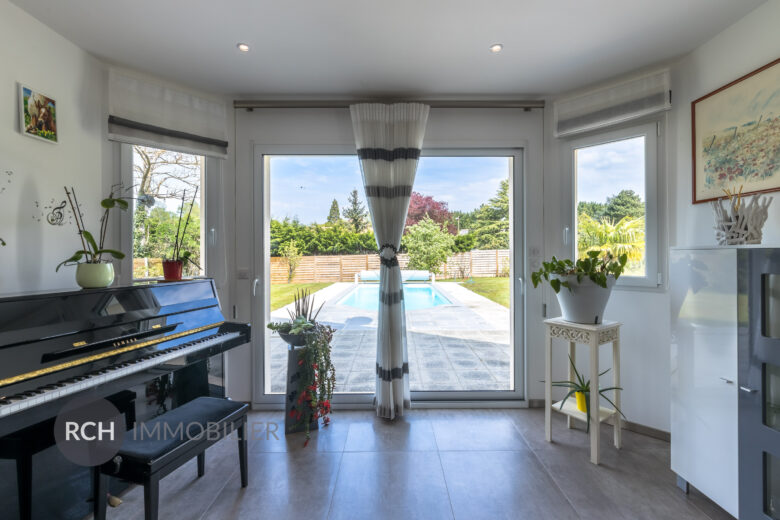 Photos du bien : Gambais – Maison contemporaine avec piscine dans un environnement privilégié