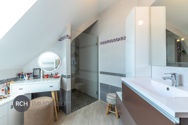 Photos du bien : Gambais – Maison contemporaine avec piscine dans un environnement privilégié
