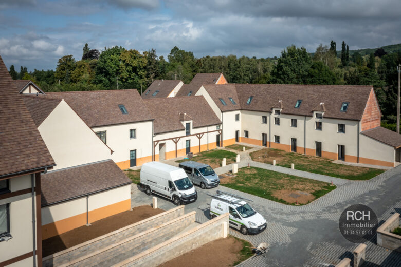 Photos du bien : Jouars-Pontchartrain – Maison neuve avec garage et jardinet dans une résidence de standing