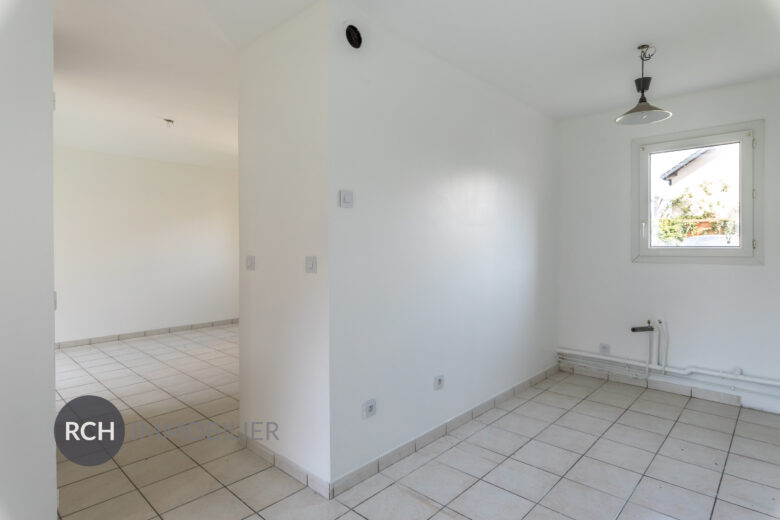 Photos du bien : Exclusivité – Le Perray-en-Yvelines – Maisonnette dans une résidence à deux pas des commerces, écoles et gare