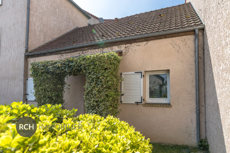 Photos du bien : Exclusivité – Le Perray-en-Yvelines – Maisonnette dans une résidence à deux pas des commerces, écoles et gare