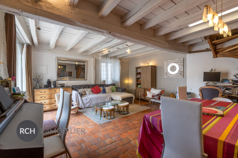 Photos du bien : Le Tremblay-sur-Mauldre – Charmante maison ancienne avec cours intérieures