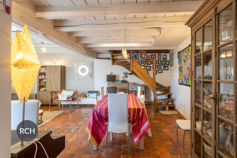 Photos du bien : Le Tremblay-sur-Mauldre – Charmante maison ancienne avec cours intérieures