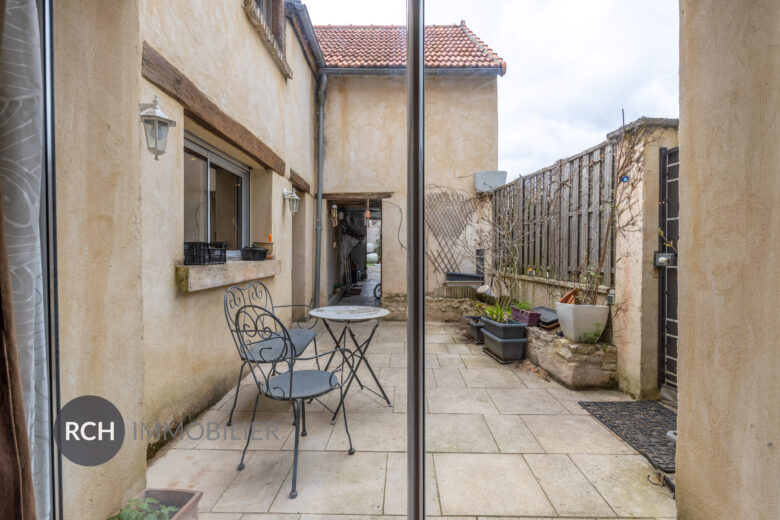 Photos du bien : Le Tremblay-sur-Mauldre – Charmante maison ancienne avec cours intérieures