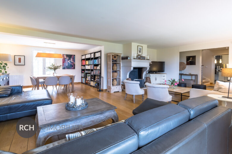 Photos du bien : Montfort-l’Amaury – Belle et grande maison traditionnelle entièrement rénovée