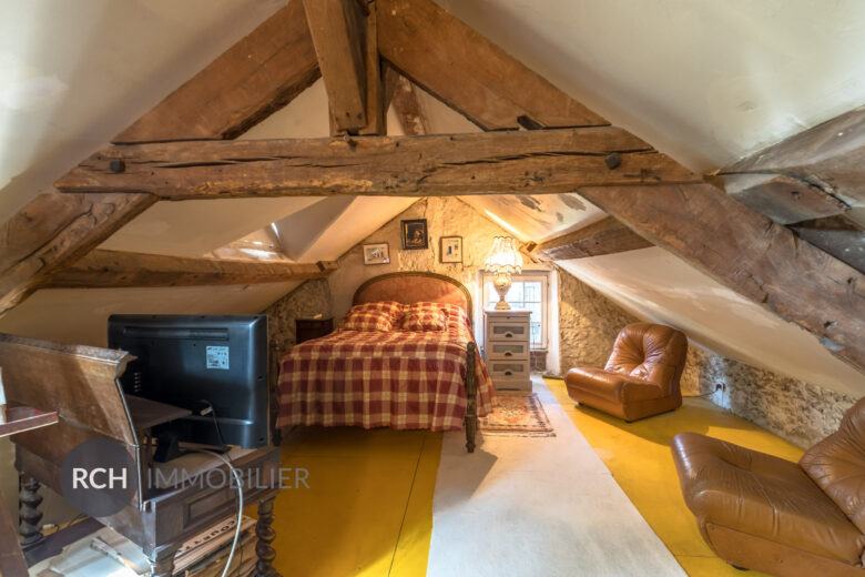 Photos du bien : Montfort-l’Amaury – Charmante maison ancienne avec granges aménageables