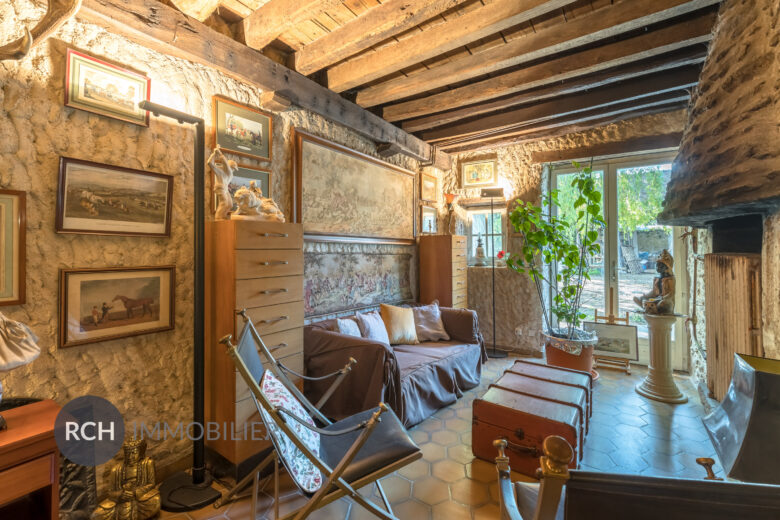Photos du bien : Montfort-l’Amaury – Charmante maison ancienne avec granges aménageables