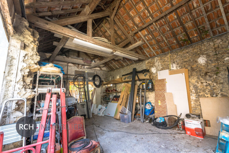 Photos du bien : Montfort-l’Amaury – Charmante maison ancienne avec granges aménageables