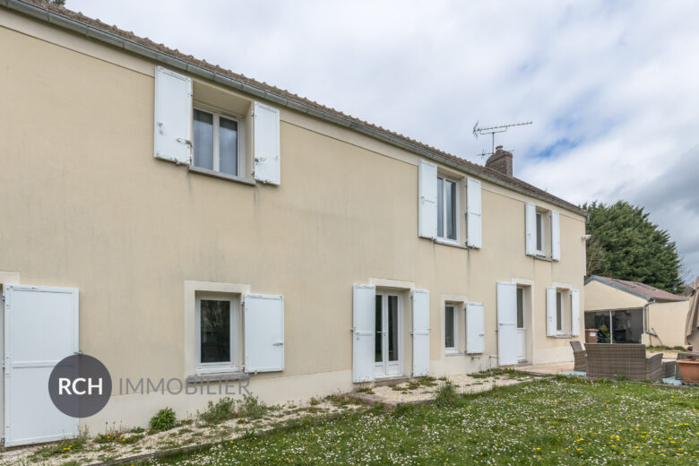 Photos du bien : Richebourg – Maison ancienne avec dépendance dans un charmant village